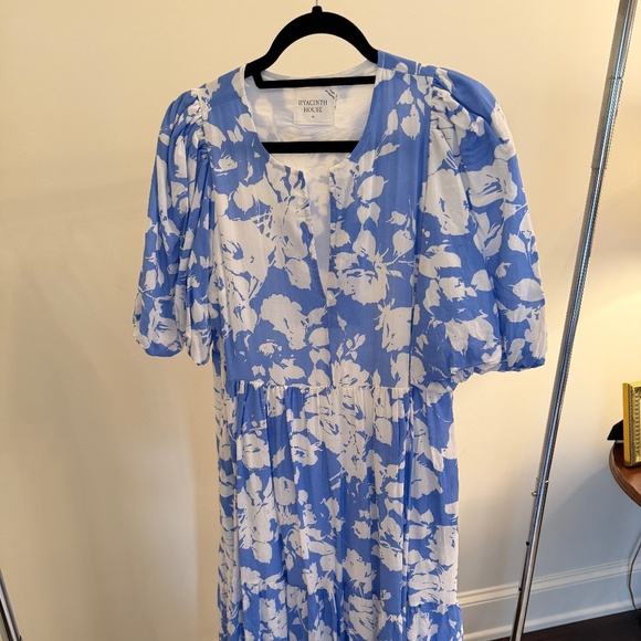 Hyacinth House by Tuckernuck Blue and White Floral Cisco Maxi Dress - Picture 2 of 4